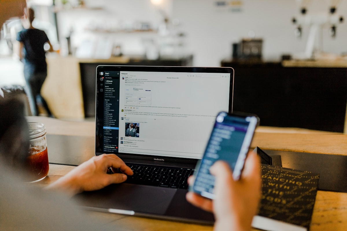 De seguidores a clientes: embudo de social marketing para pymes (sin depender de viralidad)